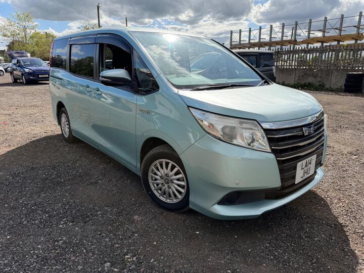 Toyota Voxy 1.8 HYBRID PETROL AUTO 7 SEATER