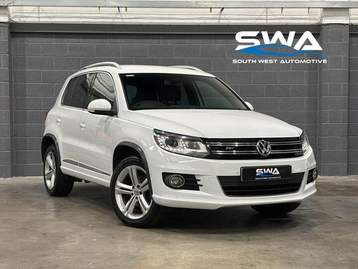 Volkswagen Tiguan 2.0 TDI BlueMotion Tech R-Line DSG 4WD Euro 5 (s/s) 5dr (Nav) Volkswagen Tiguan 2.0 TDI BlueMotion Tech R-Line DSG 4WD Euro 5 (s/s) 5dr (Nav)