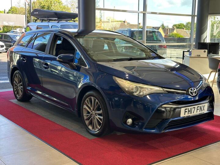 Toyota AVENSIS 2.0 D-4D Business Edition Touring Sports Euro 6 (s/s) 5dr