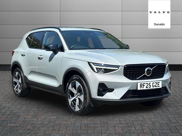 Volvo XC40 2.0 B4 MHEV Plus Dark DCT Auto Euro 6 (s/s) 5dr