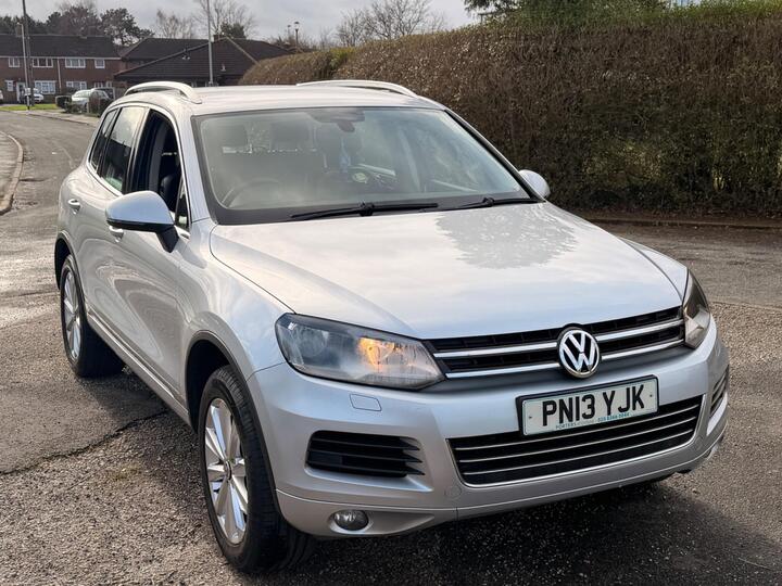 Volkswagen Touareg 3.0 TDI V6 BlueMotion Tech SE Tiptronic 4WD Euro 5 (s/s) 5dr