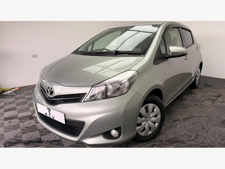 Toyota Yaris 1.33 Dual VVT-i Icon Multidrive S Euro 5 5dr Toyota Yaris 1.33 Dual VVT-i Icon Multidrive S Euro 5 5dr