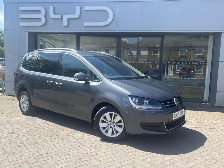 Volkswagen Sharan 1.4 TSI SE Nav DSG Euro 6 (s/s) 5dr Volkswagen Sharan 1.4 TSI SE Nav DSG Euro 6 (s/s) 5dr