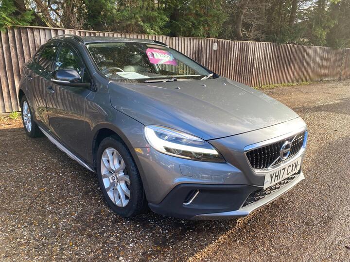 Volvo V40 Cross Country 1.5 T3 Pro Auto Euro 6 (s/s) 5dr Volvo V40 Cross Country 1.5 T3 Pro Auto Euro 6 (s/s) 5dr