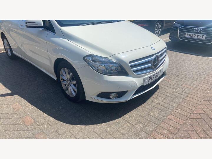 Mercedes-Benz B Class 1.8 B200 CDI BlueEfficiency SE Euro 5 (s/s) 5dr