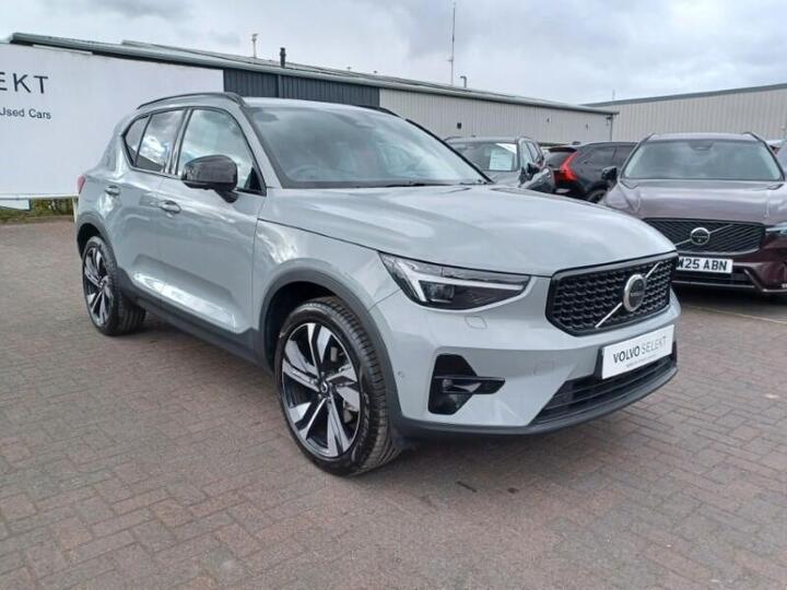 Volvo XC40 2.0 B4 MHEV Ultra Dark DCT Auto Euro 6 (s/s) 5dr