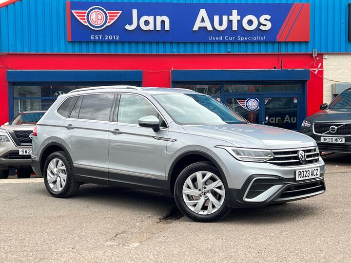 Volkswagen Tiguan Allspace 1.5 TSI Life DSG Euro 6 (s/s) 5dr Volkswagen Tiguan Allspace 1.5 TSI Life DSG Euro 6 (s/s) 5dr