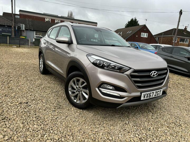 Hyundai TUCSON 1.6 GDi Blue Drive SE Nav Euro 6 (s/s) 5dr Hyundai TUCSON 1.6 GDi Blue Drive SE Nav Euro 6 (s/s) 5dr
