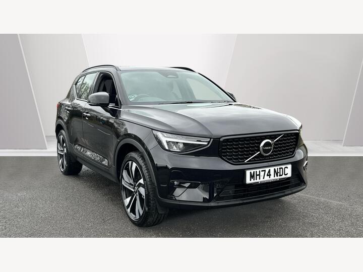 Volvo XC40 2.0 B3 MHEV Plus Dark DCT Auto Euro 6 (s/s) 5dr