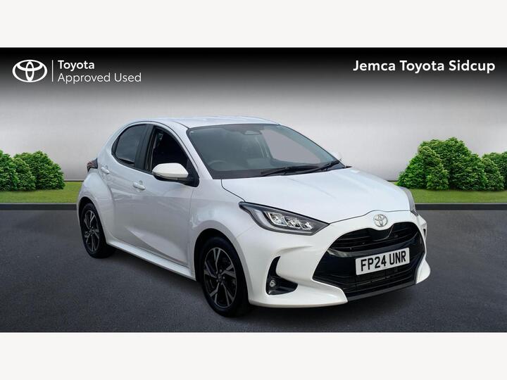 Toyota Yaris 1.5 VVT-h Design E-CVT Euro 6 (s/s) 5dr Toyota Yaris 1.5 VVT-h Design E-CVT Euro 6 (s/s) 5dr