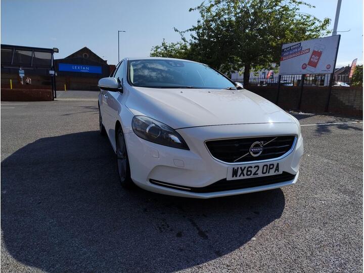 Volvo V40 1.6 T4 SE Lux Nav Hatchback 5dr Petrol Powershift Euro 5 (s/s) (180 Ps)