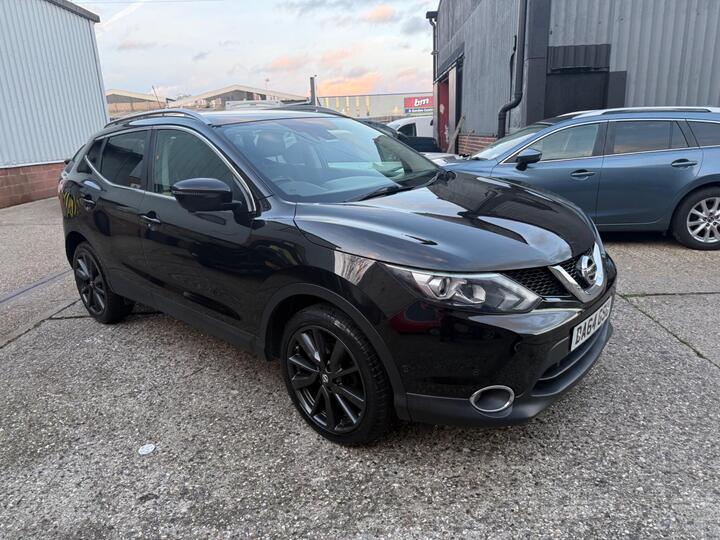 Nissan Qashqai 1.5 DCi Tekna 2WD Euro 5 (s/s) 5dr Nissan Qashqai 1.5 DCi Tekna 2WD Euro 5 (s/s) 5dr