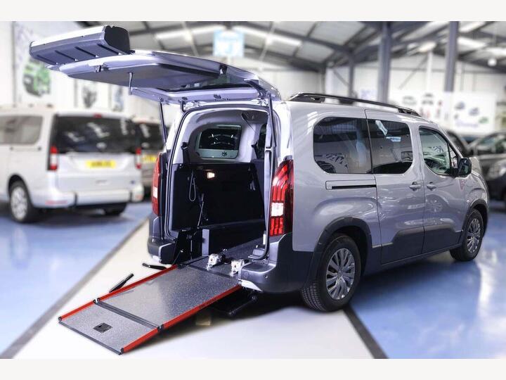 Peugeot E-Rifter 50kWh Allure Long MPV Auto 5dr (11kW Charger)