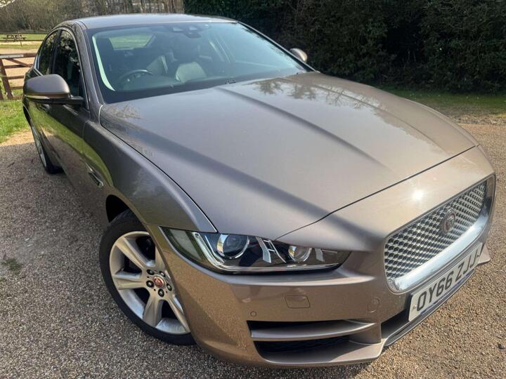 Jaguar XE 2.0d Portfolio Auto AWD Euro 6 (s/s) 4dr