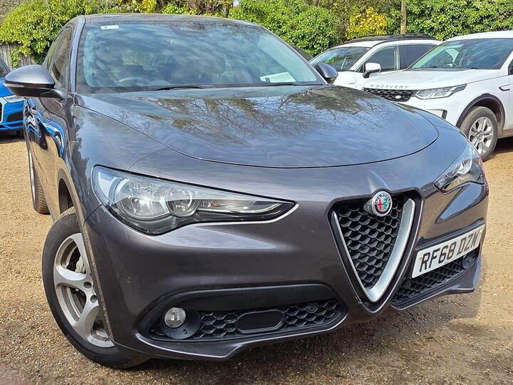 Alfa Romeo Stelvio 2.2 TD Super Auto Q4 AWD Euro 6 (s/s) 5dr Alfa Romeo Stelvio 2.2 TD Super Auto Q4 AWD Euro 6 (s/s) 5dr