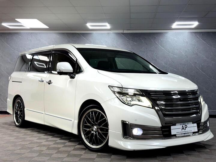 Nissan Elgrand 3.5 HIGHWAY RIDER AUTOMATIC 7 SEATER