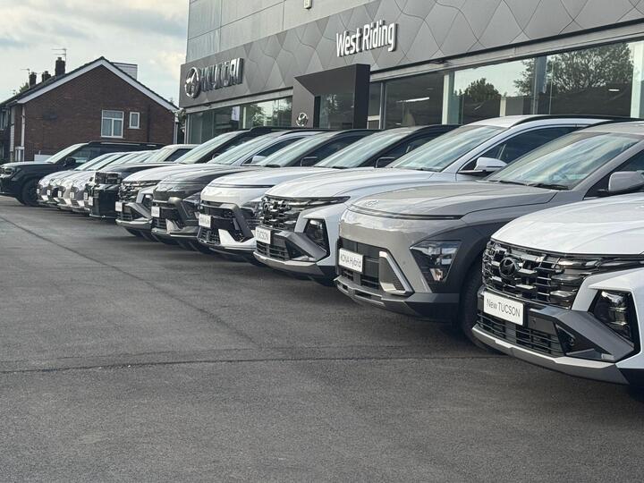 Hyundai IONIQ 6 77.4kWh Ultimate Auto AWD 4dr Hyundai IONIQ 6 77.4kWh Ultimate Auto AWD 4dr