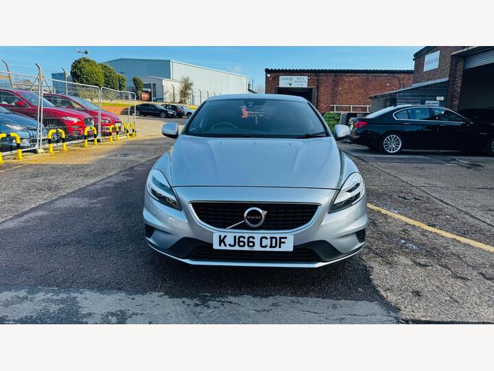 Volvo V40 2.0 D4 R-Design Pro Auto Euro 6 (s/s) 5dr