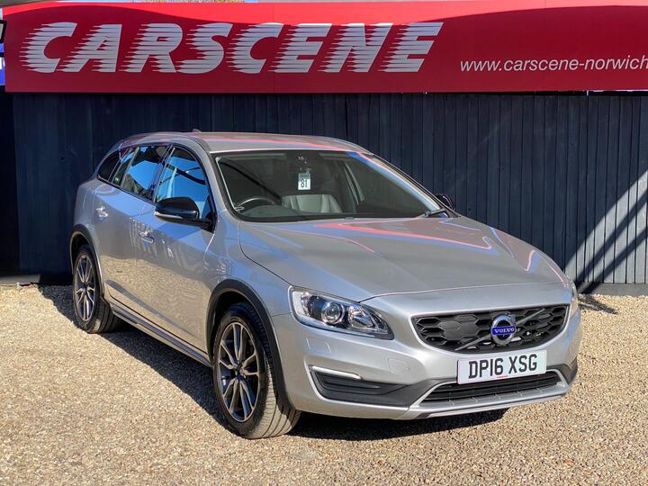 Volvo V60 Cross Country 2.4 D4 Lux Nav Auto AWD Euro 6 (s/s) 5dr Volvo V60 Cross Country 2.4 D4 Lux Nav Auto AWD Euro 6 (s/s) 5dr