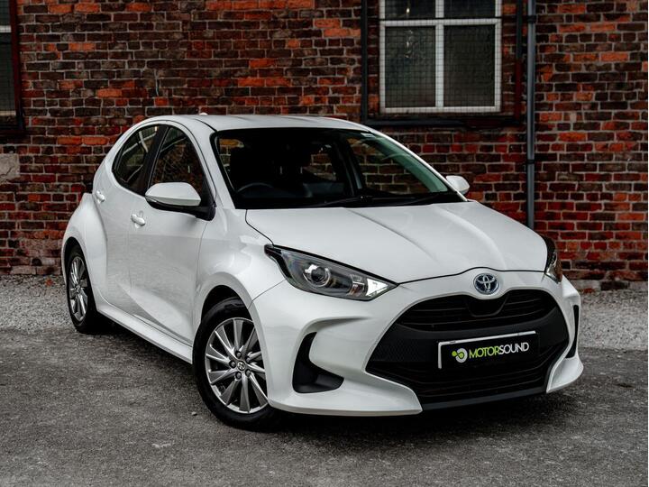 Toyota YARIS 1.5 VVT-h Icon E-CVT Euro 6 (s/s) 5dr