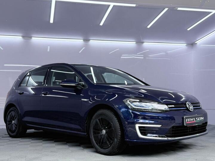 Volkswagen E-GOLF 35.8kWh E-Golf Auto 5dr Volkswagen E-GOLF 35.8kWh E-Golf Auto 5dr