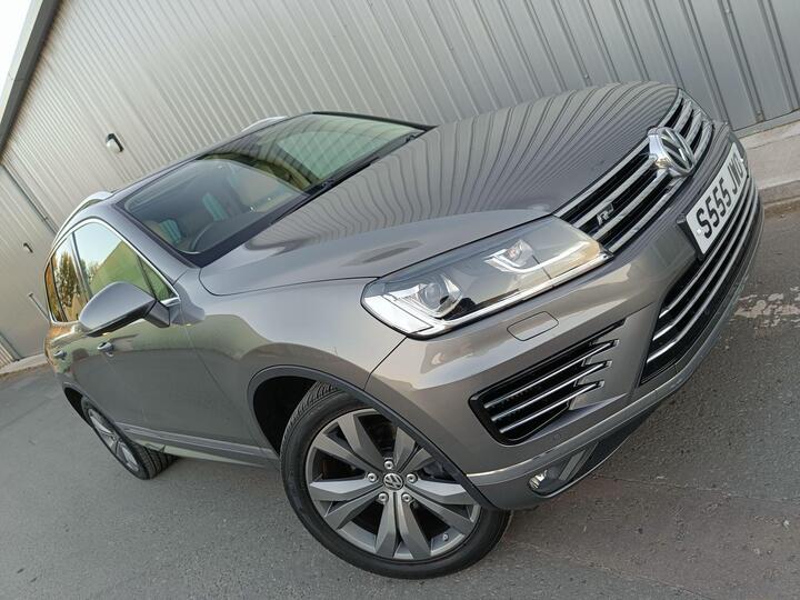 Volkswagen Touareg 3.0 TDI V6 BlueMotion Tech R-Line Tiptronic 4WD Euro 6 (s/s) 5dr Volkswagen Touareg 3.0 TDI V6 BlueMotion Tech R-Line Tiptronic 4WD Euro 6 (s/s) 5dr