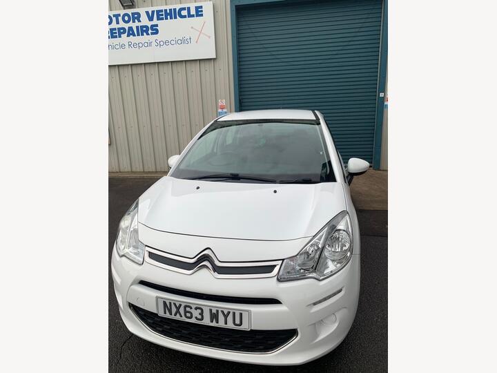Citroen C3 1.0 VTi VTR+ Euro 5 5dr Citroen C3 1.0 VTi VTR+ Euro 5 5dr