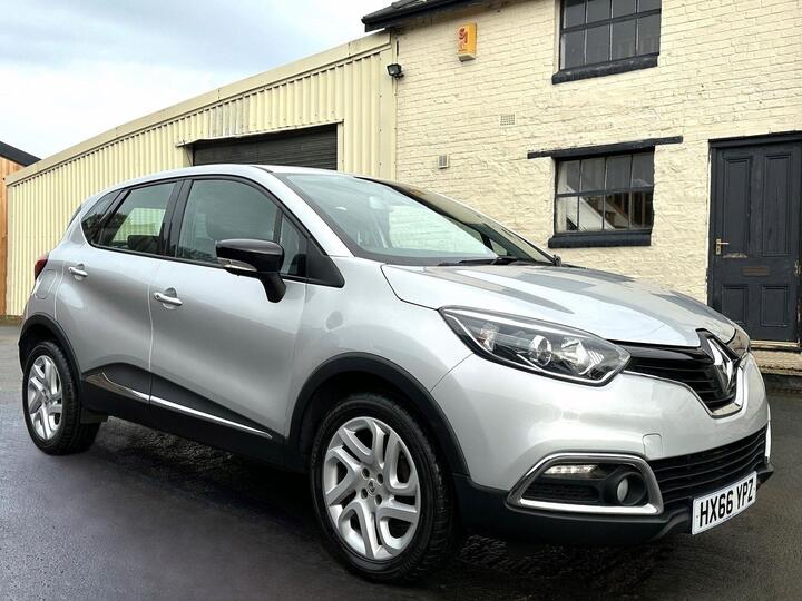 Renault Captur 1.5 DCi Dynamique Nav Euro 6 5dr Renault Captur 1.5 DCi Dynamique Nav Euro 6 5dr