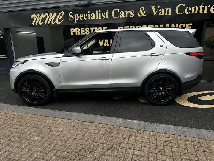 Land Rover Discovery 3.0 TD V6 SE Auto 4WD Euro 6 (s/s) 5dr Land Rover Discovery 3.0 TD V6 SE Auto 4WD Euro 6 (s/s) 5dr