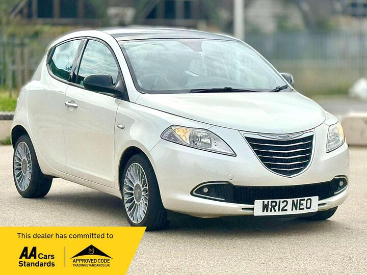 Chrysler YPSILON 1.3 MultiJet Limited Euro 5 (s/s) 5dr Chrysler YPSILON 1.3 MultiJet Limited Euro 5 (s/s) 5dr