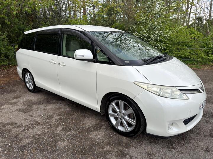 Toyota Estima 2.4L VVT-h  CV-T   7 Seats
