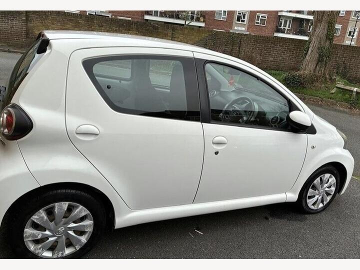 Toyota AYGO 1.0 VVT-i Ice Euro 5 5dr