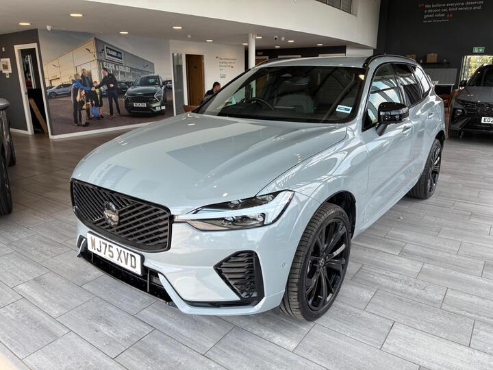 Volvo XC60 2.0 B5 MHEV Plus Black Edition Auto AWD Euro 6 (s/s) 5dr