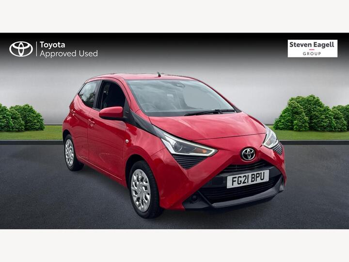 Toyota AYGO 1.0 VVT-i X-play Euro 6 5dr (Safety Sense) Toyota AYGO 1.0 VVT-i X-play Euro 6 5dr (Safety Sense)