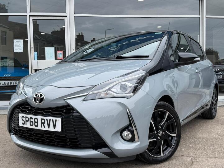 Toyota Yaris 1.5 VVT-i Cyan Bi-Tone Euro 6 5dr