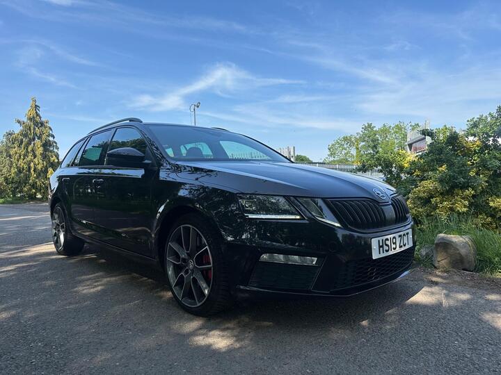 Skoda Octavia 2.0 TSI VRS DSG Euro 6 (s/s) 5dr Skoda Octavia 2.0 TSI VRS DSG Euro 6 (s/s) 5dr