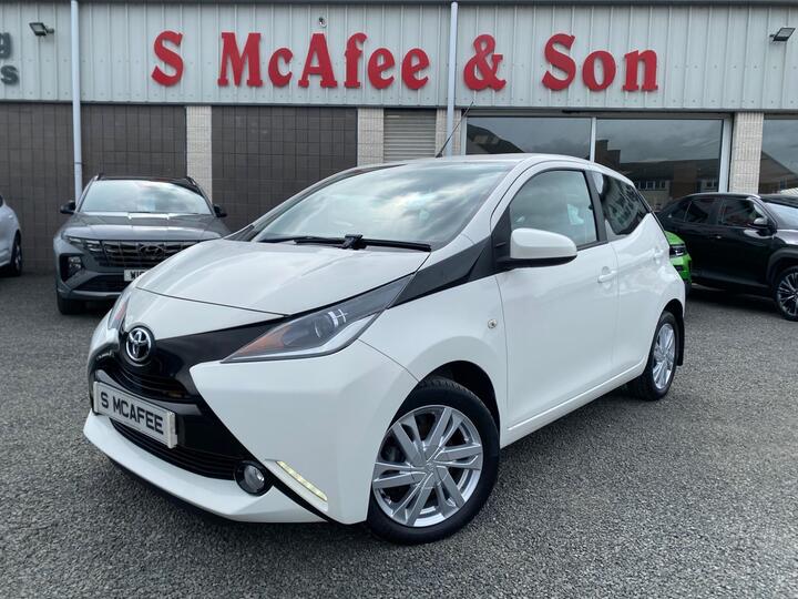 Toyota AYGO 1.0 VVT-i X-pression X-wave Euro 5 5dr Euro 5
