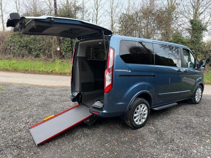 Ford Tourneo Custom 2.0 320 EcoBlue Titanium Auto L1 Euro 6 (s/s) 5dr