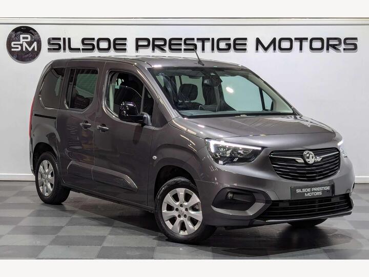 Vauxhall COMBO LIFE 50kWh SE Auto 5dr (7 Seat, 7.4kW Charger) Vauxhall COMBO LIFE 50kWh SE Auto 5dr (7 Seat, 7.4kW Charger)