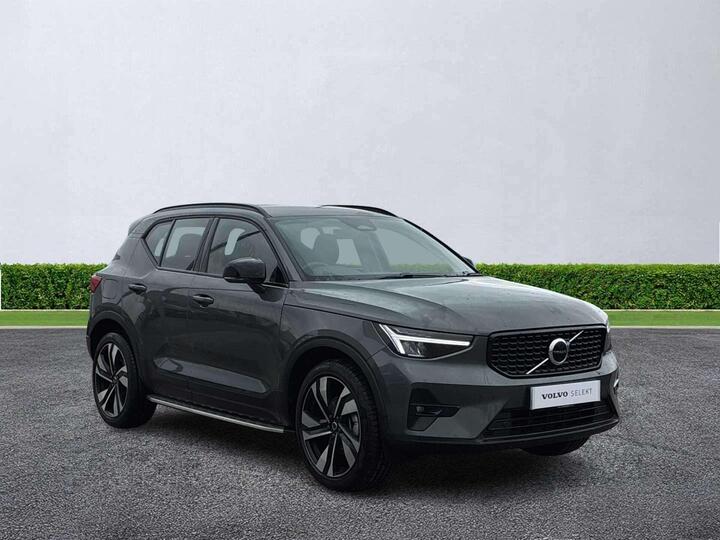 Volvo XC40 2.0 B4 MHEV Plus Dark DCT Auto Euro 6 (s/s) 5dr