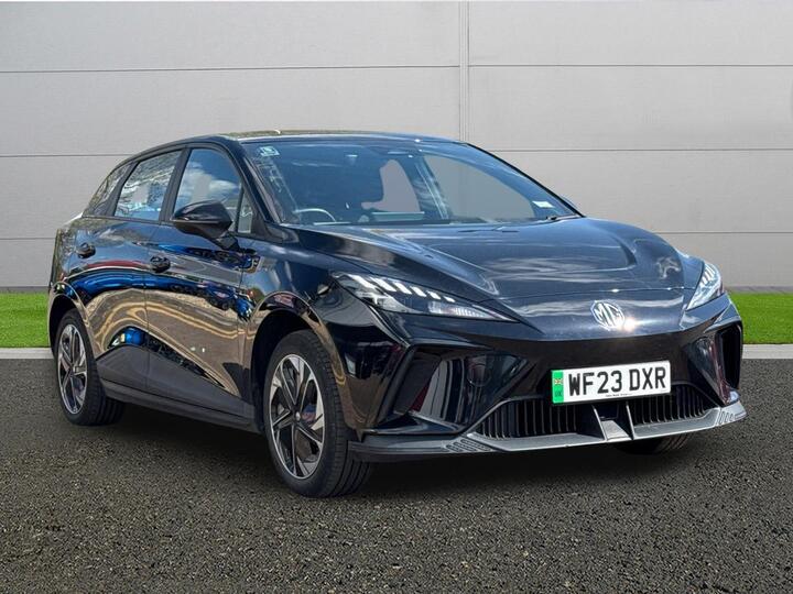 MG MG4 64kWh SE Long Range Auto 5dr