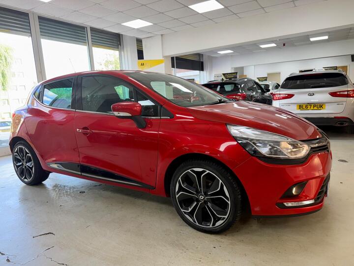 Renault Clio 0.9 TCe Iconic Euro 6 (s/s) 5dr