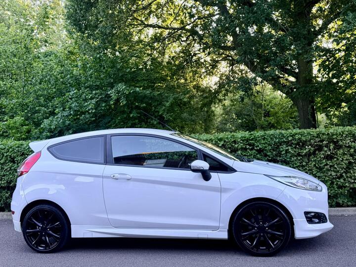 Ford Fiesta 1.0T EcoBoost Zetec S Euro 6 (s/s) 3dr Ford Fiesta 1.0T EcoBoost Zetec S Euro 6 (s/s) 3dr