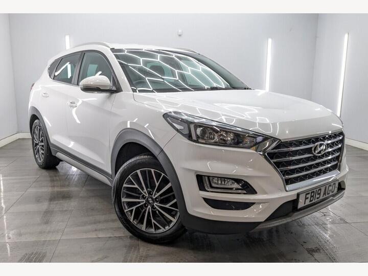 Hyundai TUCSON 1.6 CRDi Premium Euro 6 (s/s) 5dr Hyundai TUCSON 1.6 CRDi Premium Euro 6 (s/s) 5dr