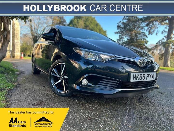 Toyota Auris 1.2 VVT-i Design Euro 6 (s/s) 5dr (Safety Sense) Toyota Auris 1.2 VVT-i Design Euro 6 (s/s) 5dr (Safety Sense)
