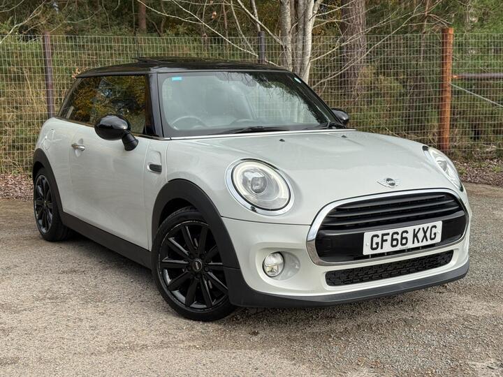 MINI Hatch 1.5 Cooper Auto Euro 6 (s/s) 3dr