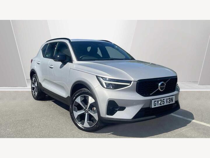 Volvo XC40 2.0 B4 MHEV Plus Dark DCT Auto Euro 6 (s/s) 5dr