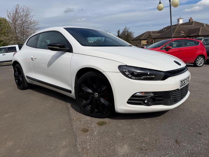 Volkswagen Scirocco 2.0 TDI BlueMotion Tech DSG Euro 5 (s/s) 3dr (Nav)