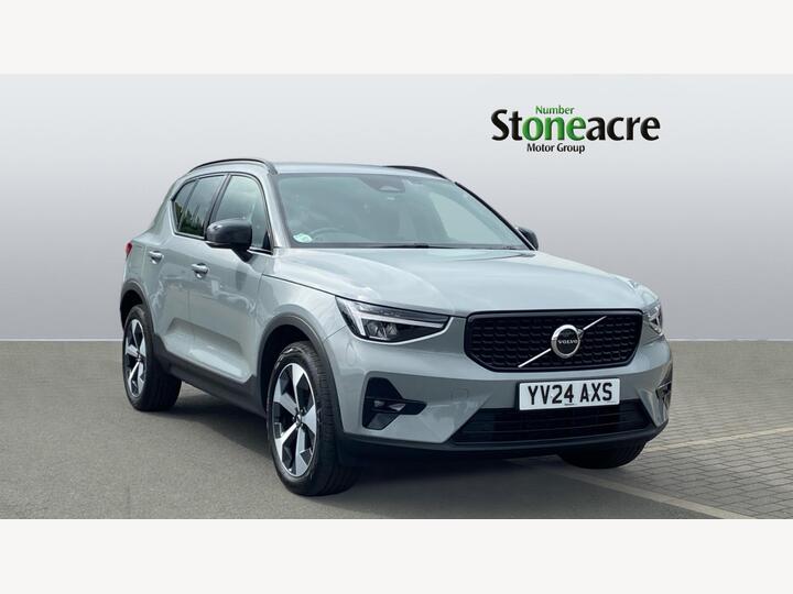 Volvo XC40 2.0 B3 MHEV Plus Dark DCT Auto Euro 6 (s/s) 5dr