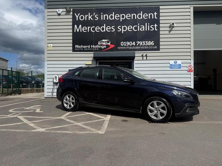 Volvo V40 Cross Country 2.0 D3 SE Nav Euro 6 (s/s) 5dr